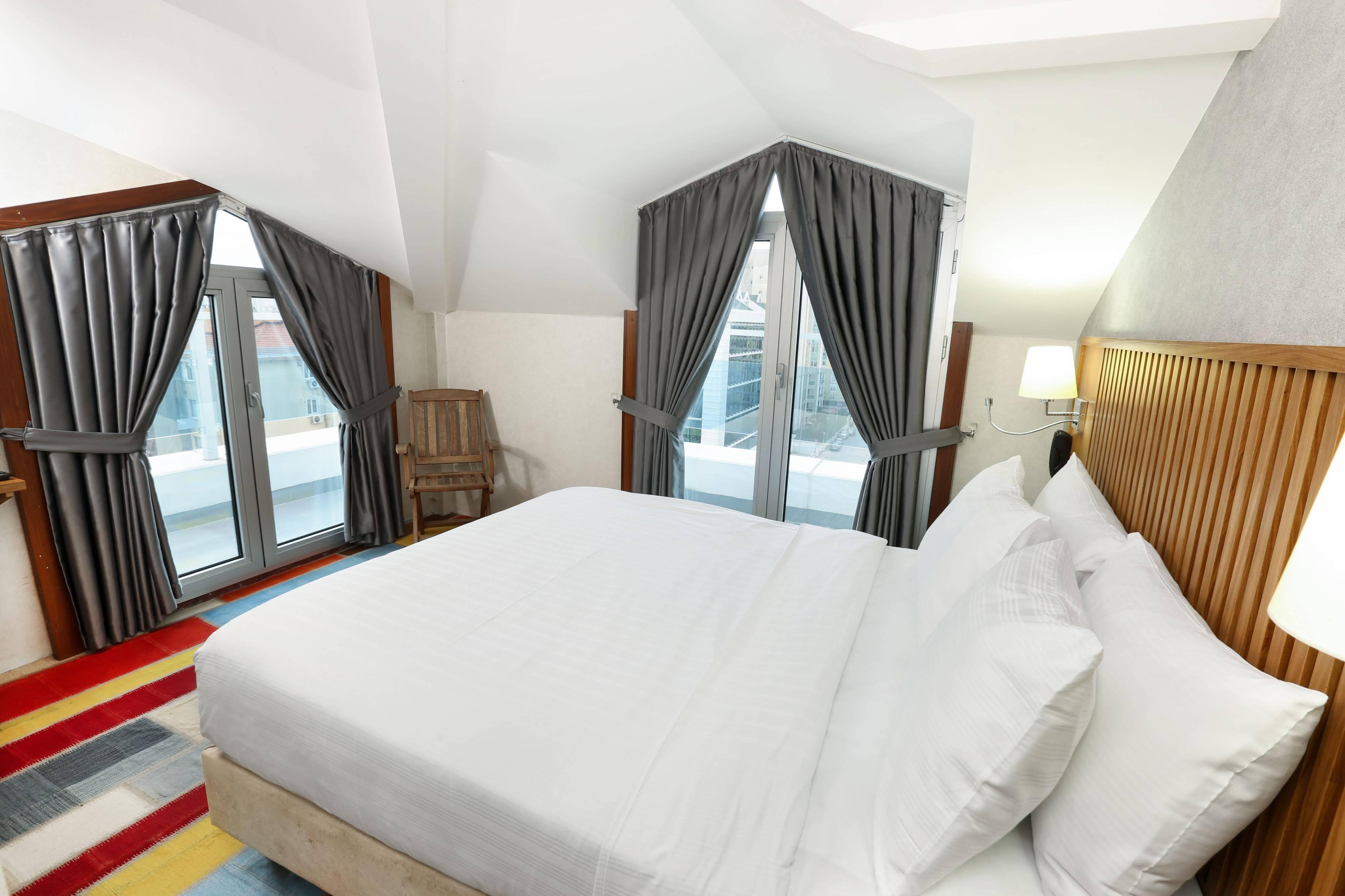 Discovery Hotel イスタンブール エクステリア 写真